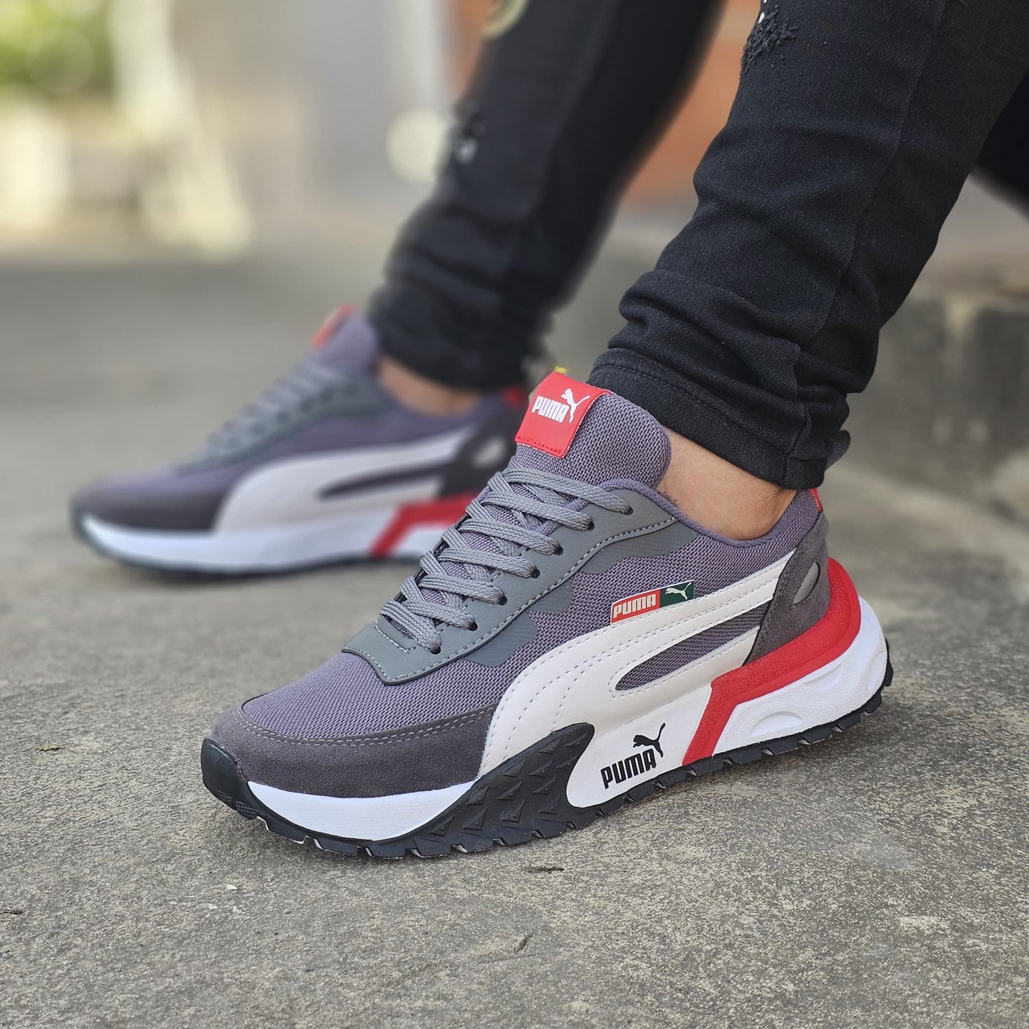 Deportivo Puma + 3 Pares Medias gratis