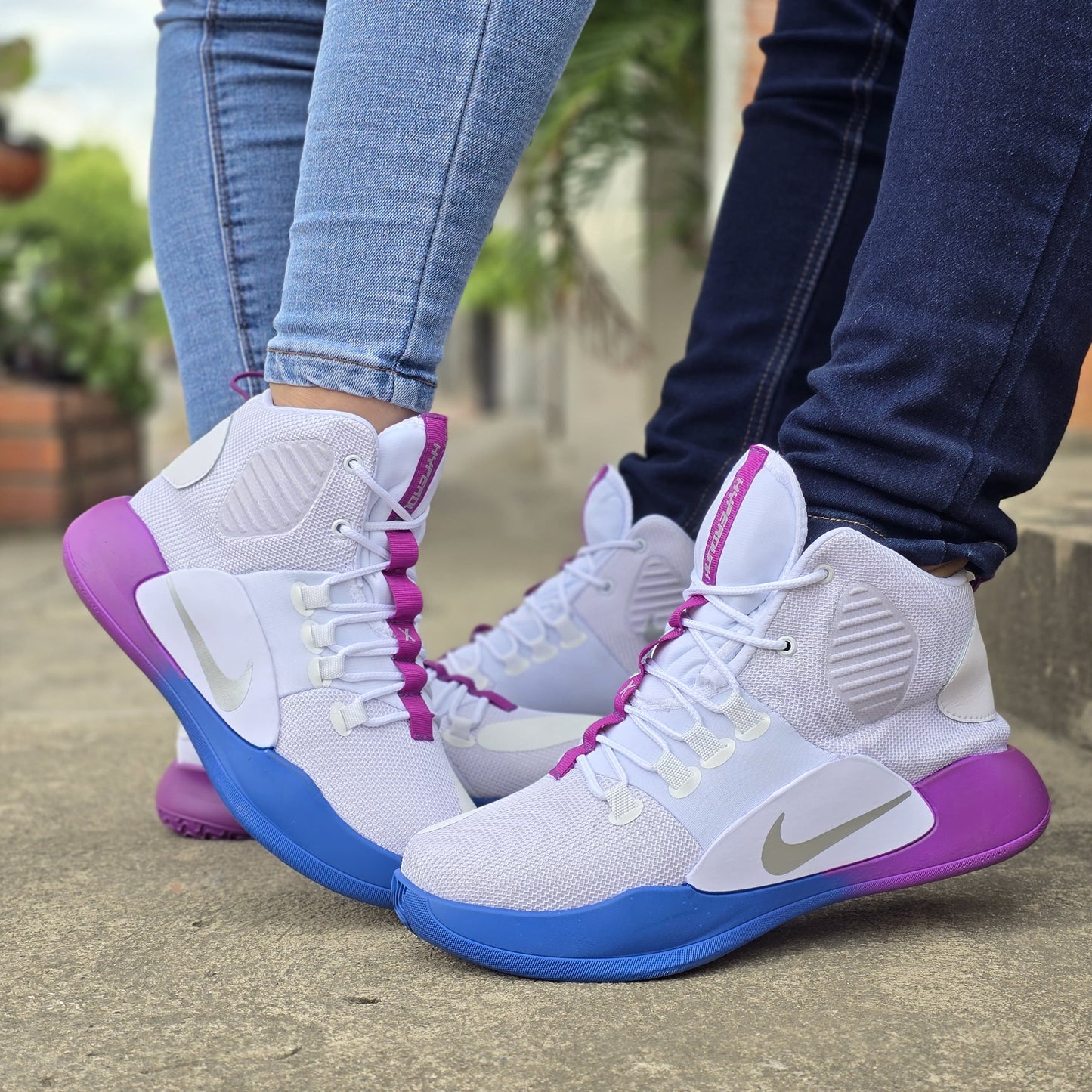 BOTA NIKE COURTSIDE 23