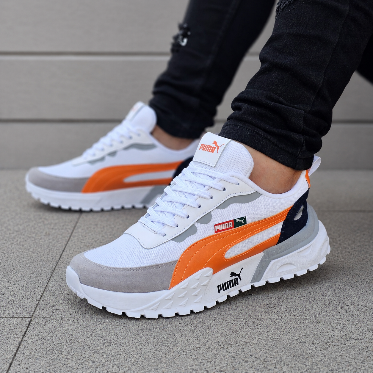 Deportivo Puma + 3 Pares Medias gratis