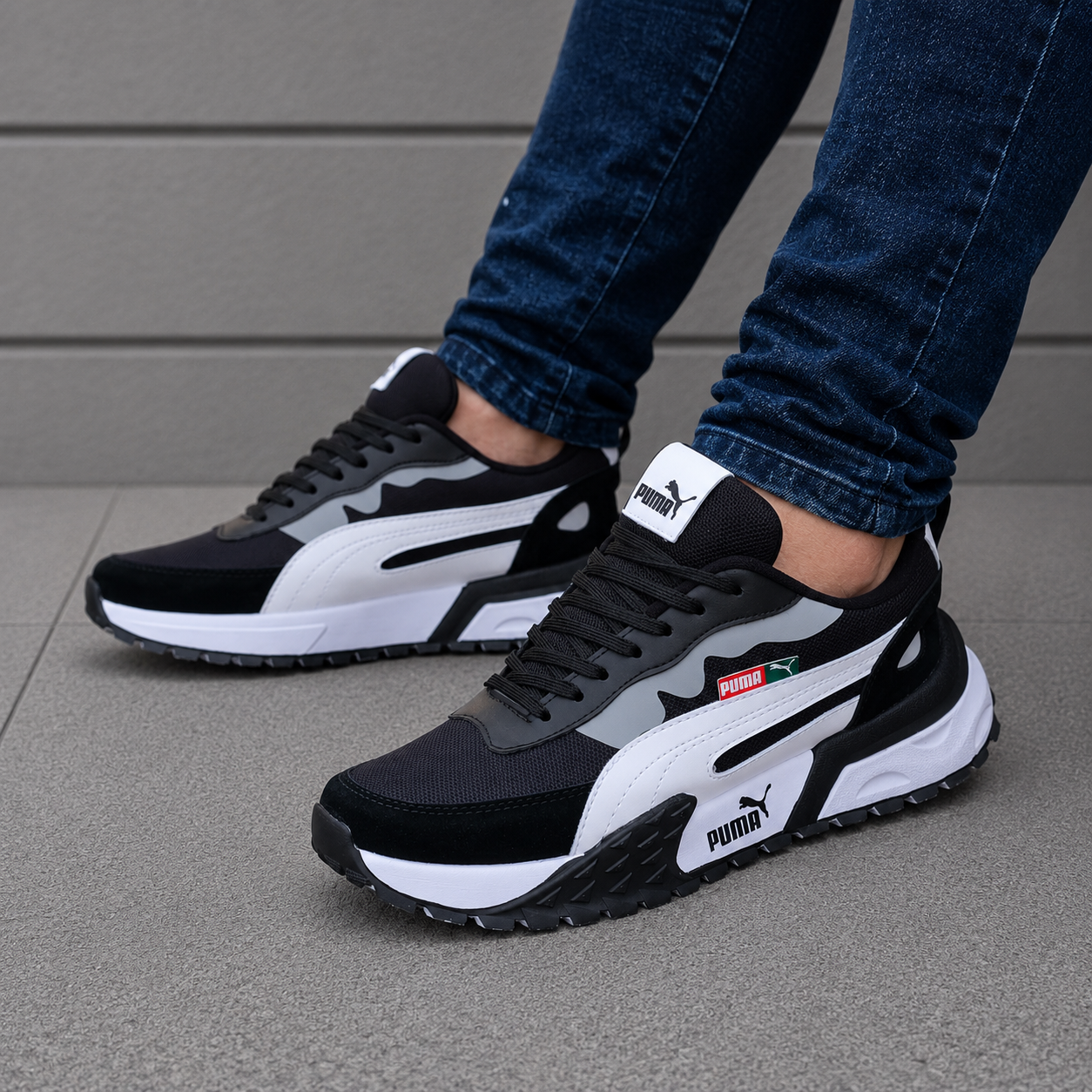 Deportivo Puma + 3 Pares Medias gratis