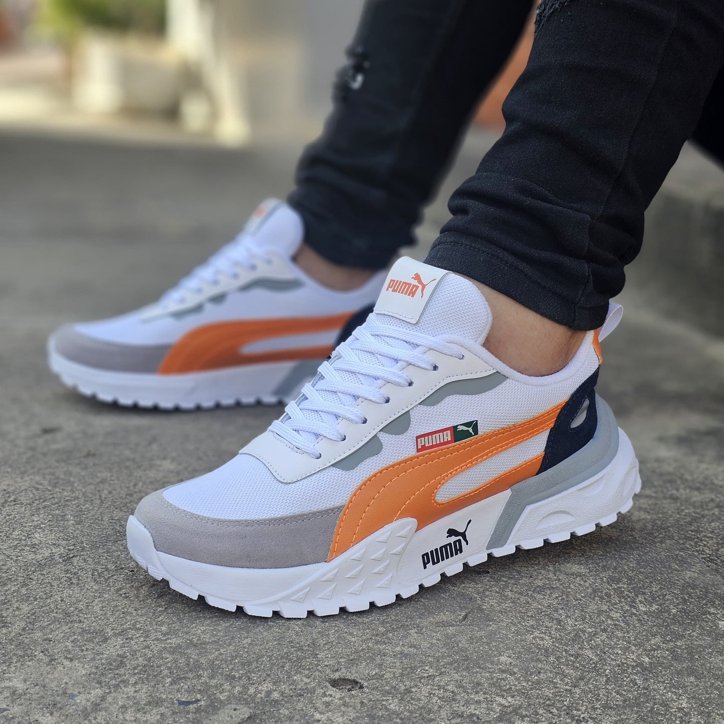 Deportivo Puma + 3 Pares Medias gratis