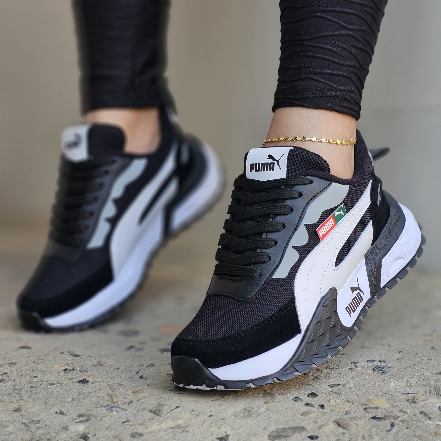 Deportivo Puma Dama + Regalo de 3 pares de Medias