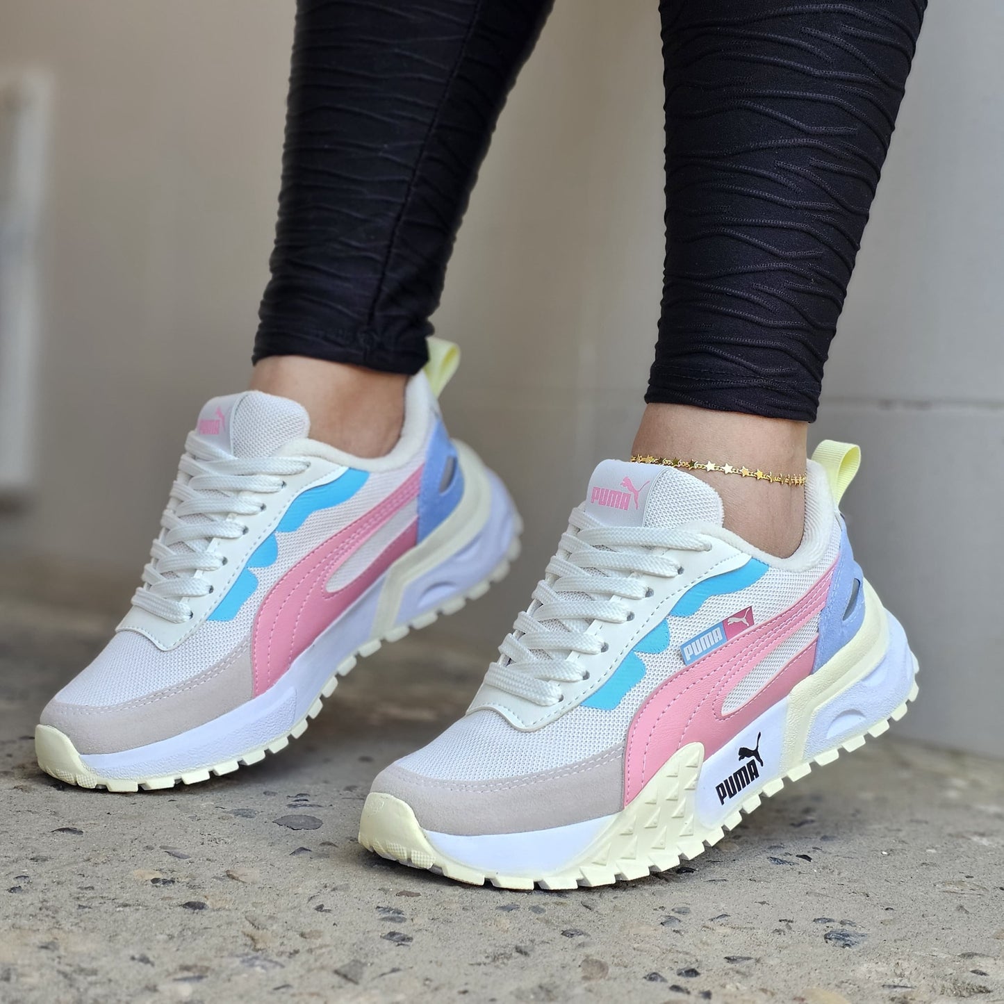 Deportivo Puma Dama + Regalo de 3 pares de Medias