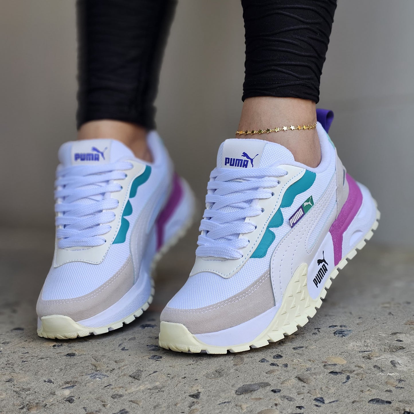 Deportivo Puma Dama + Regalo de 3 pares de Medias