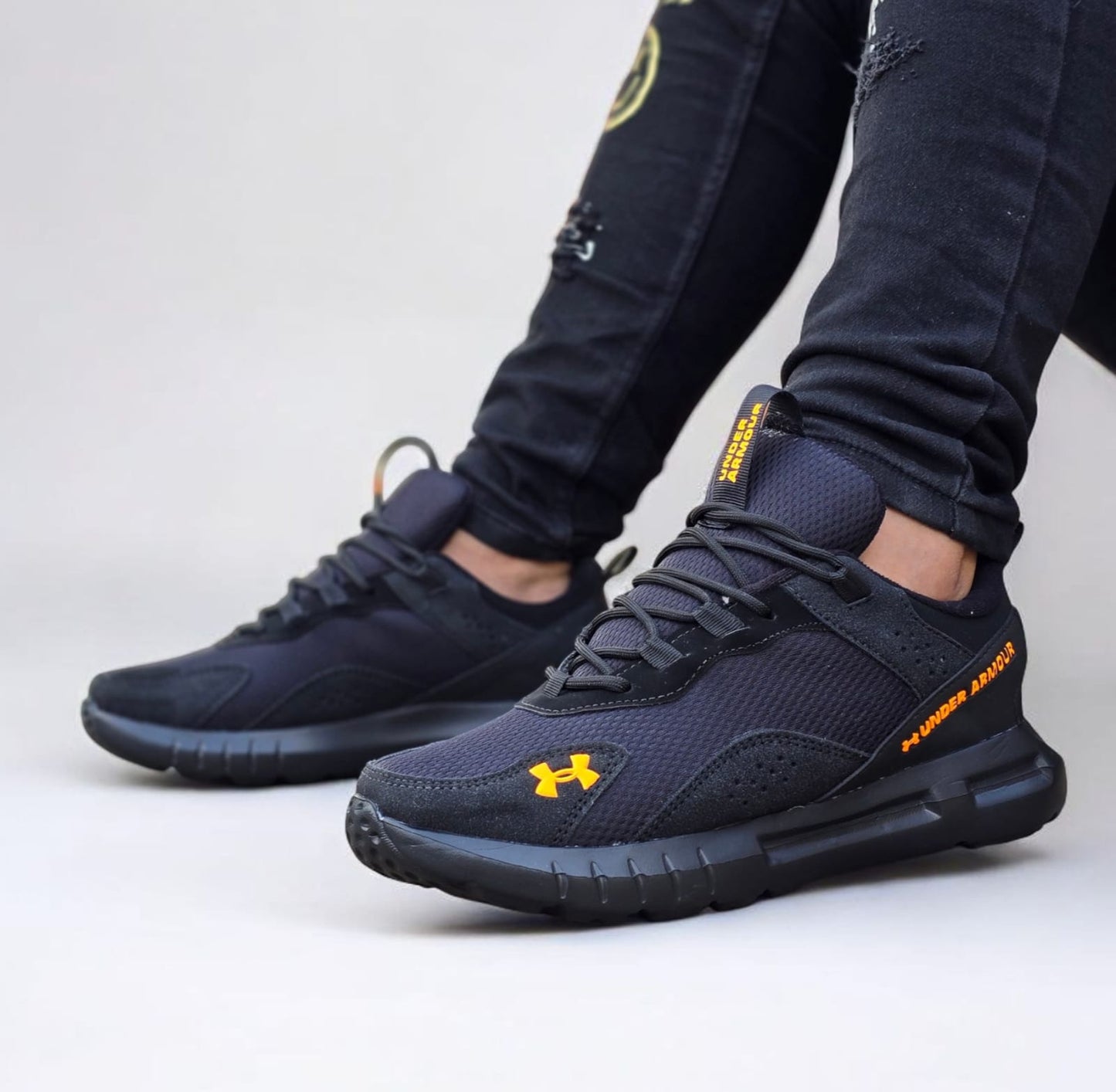 Zapatos Under Armour +¡+Regalo de 3 Pares de Medias!