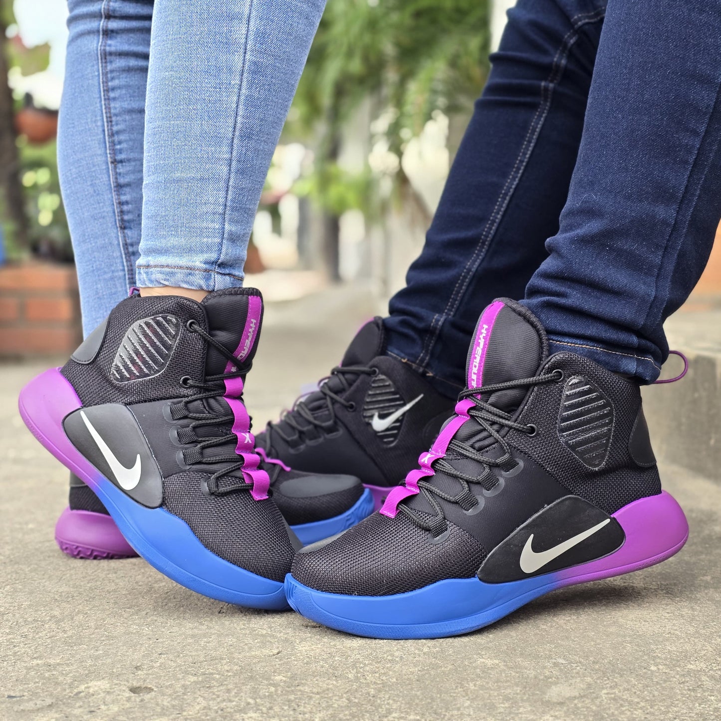 BOTA NIKE COURTSIDE 23